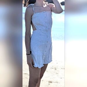 Forever 21 Womens Backless Striped Sleeveless Button Down Dress. Size Small